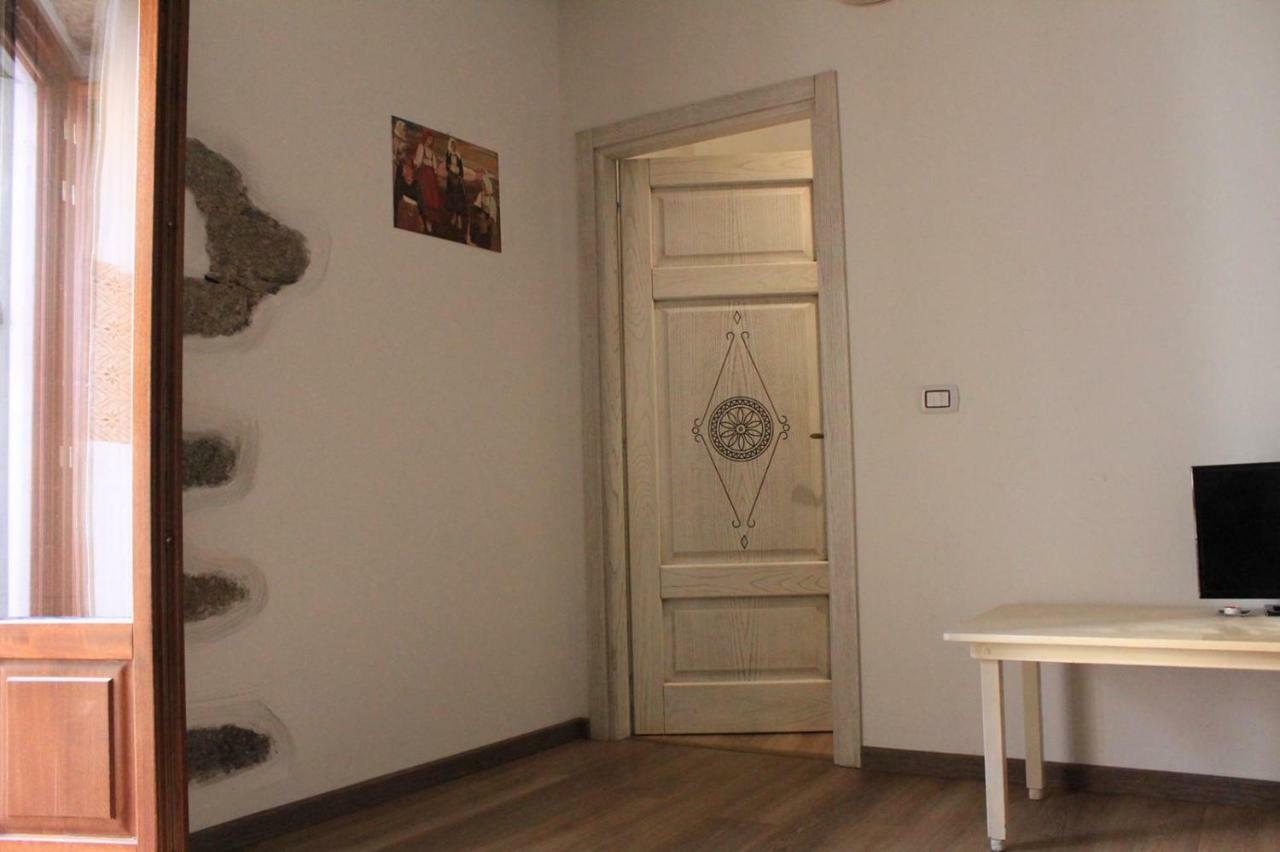La Corte Di Grazia_Iun P2039/40 Нуоро Екстериор снимка